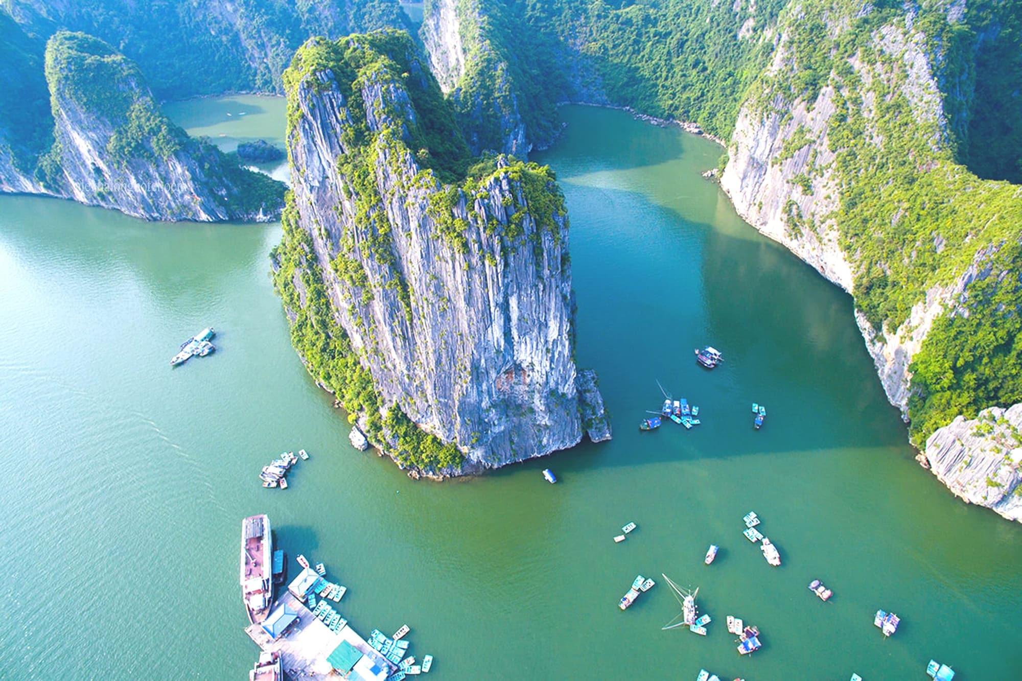 Alex Ha Long Hotel Exterior photo