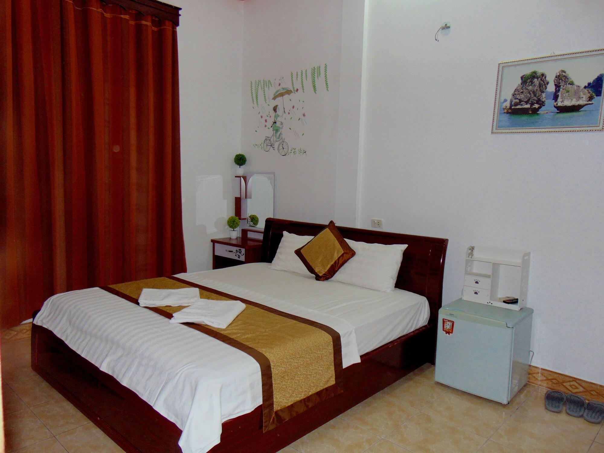 Alex Ha Long Hotel Exterior photo