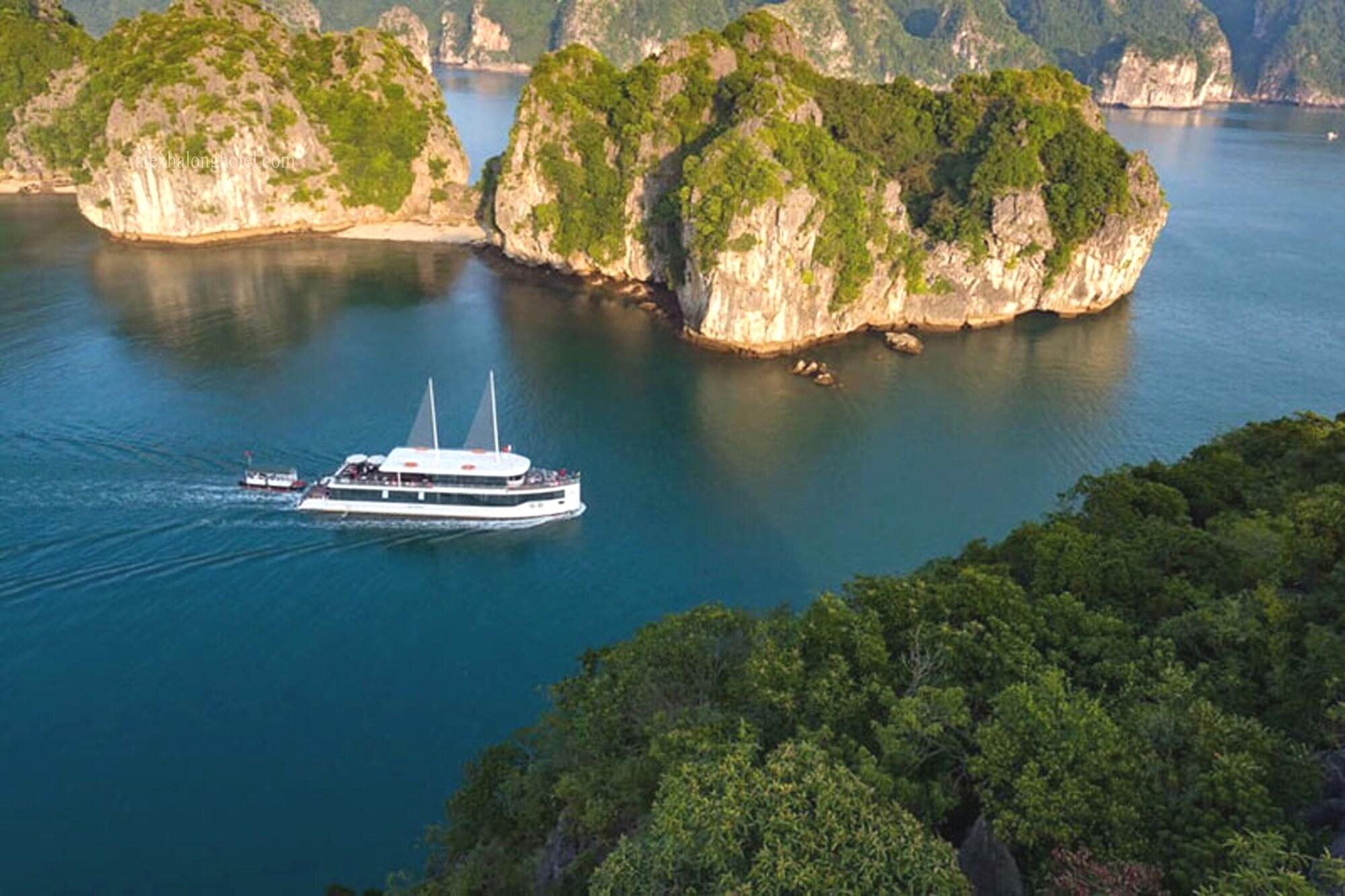 Alex Ha Long Hotel Exterior photo