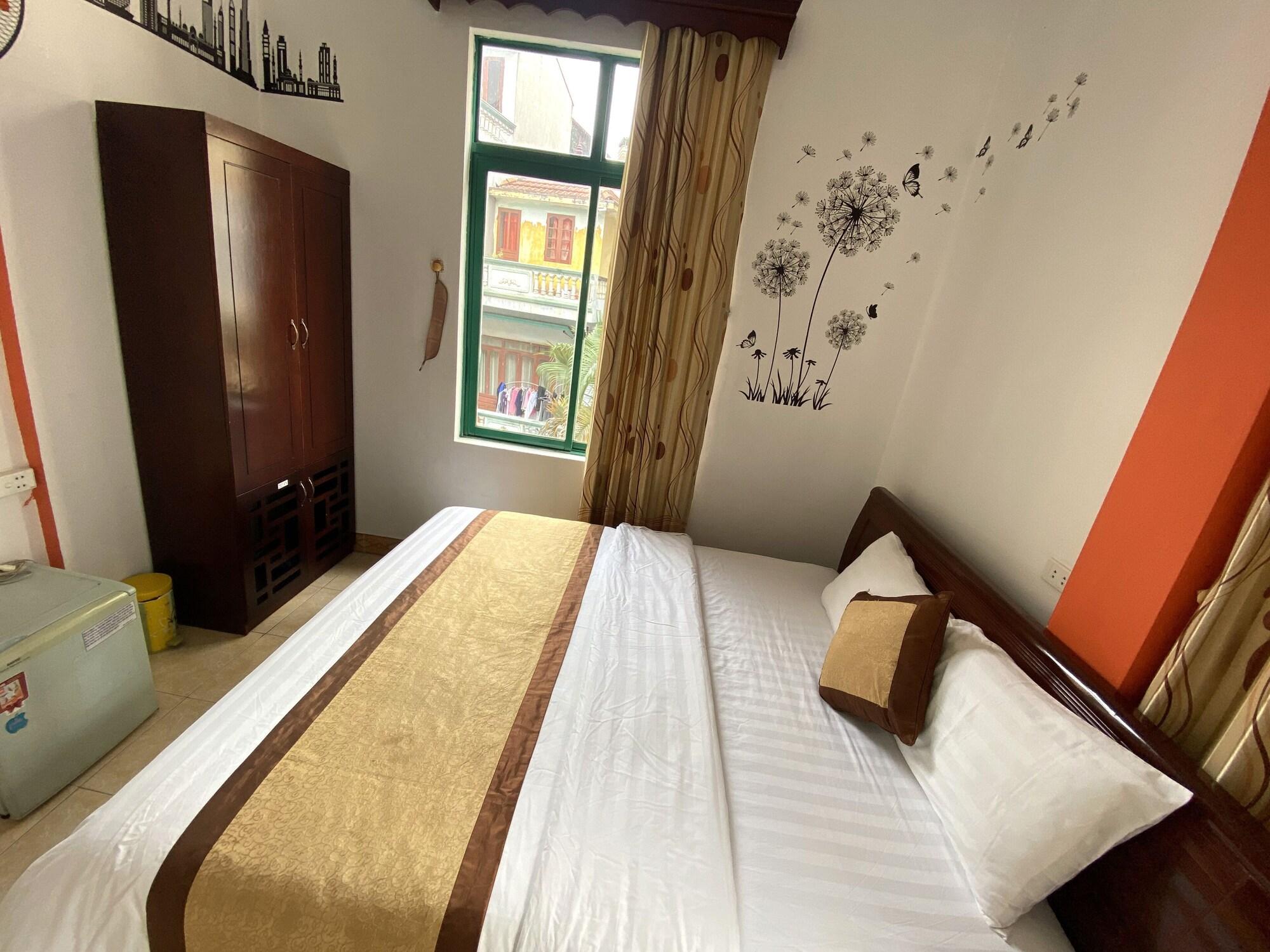 Alex Ha Long Hotel Exterior photo