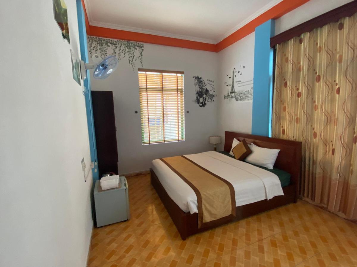 Alex Ha Long Hotel Exterior photo