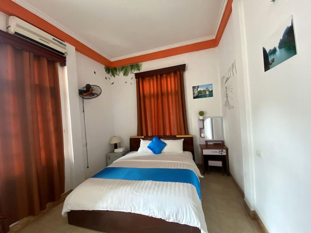 Alex Ha Long Hotel Exterior photo